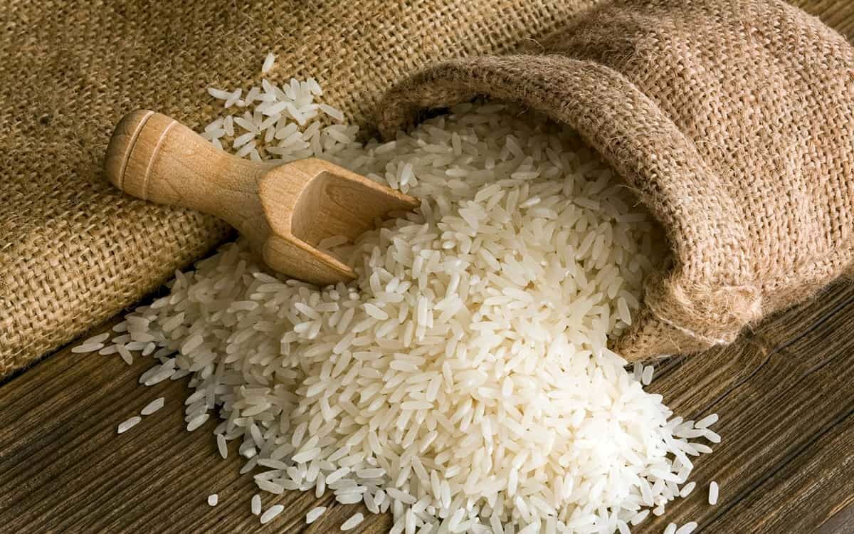 اختلال در روند واردات، قیمت برنج را افزایش می‌دهد/ حضور برخی واردکنندگان در بازار برنج داخلی، عامل افزایش قیمت