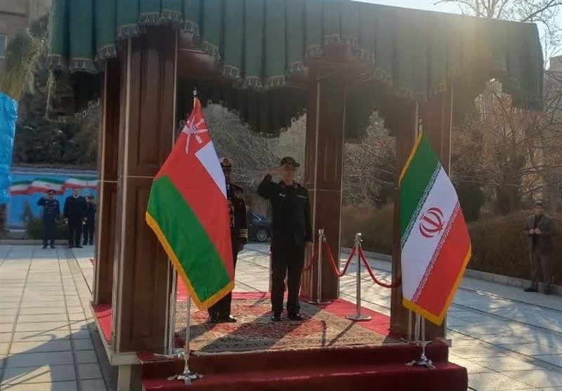 رئیس ستاد نیروهای مسلح سلطنت عمان با سرلشکر باقری دیدار کرد رئیس ستاد نیروهای مسلح سلطنت عمان با سرلشکر باقری دیدار کرد