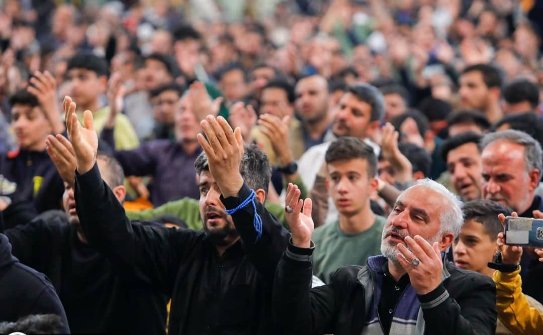 مناجات‌خوانی دهه آخر ماه مبارک رمضان در حرم مطهر رضوی