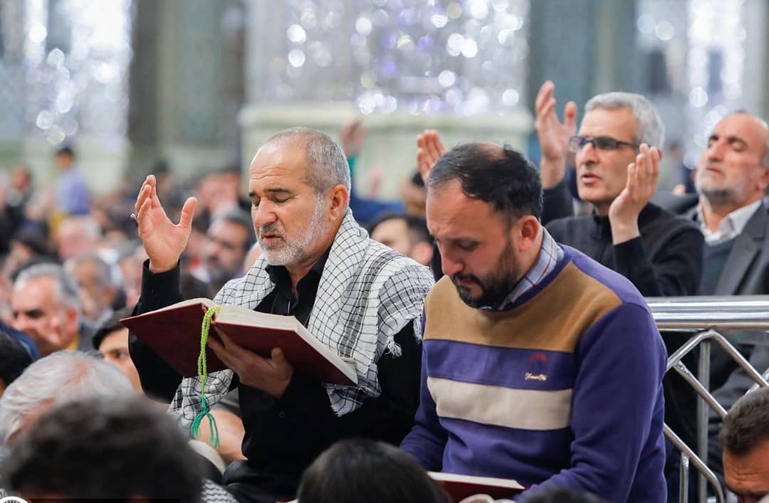 مناجات‌خوانی دهه آخر ماه مبارک رمضان در حرم مطهر رضوی