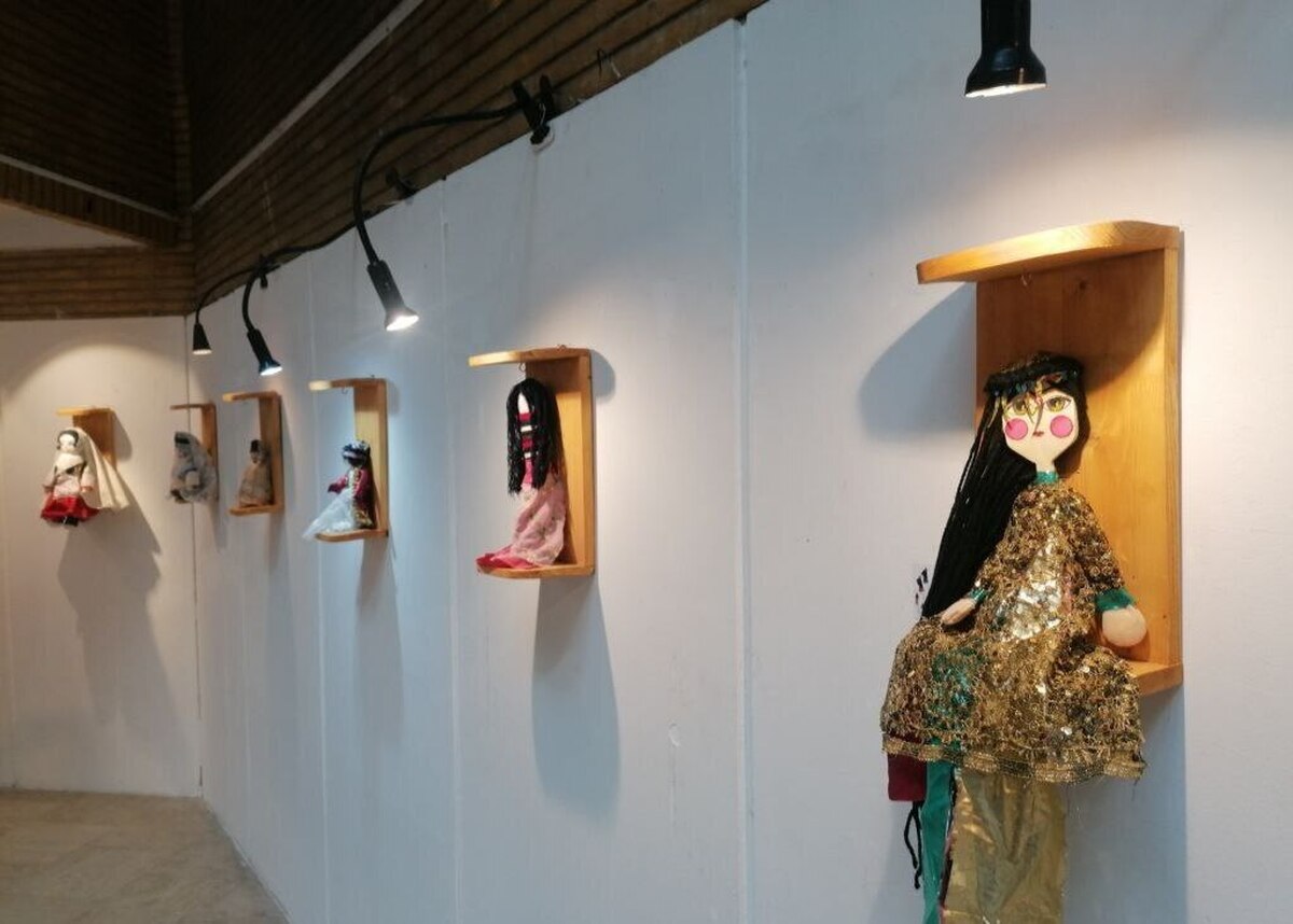 نمایشگاه عروسکهای بومی و محلی در کانون برپا شد نمایشگاه عروسکهای بومی و محلی در کانون برپا شد