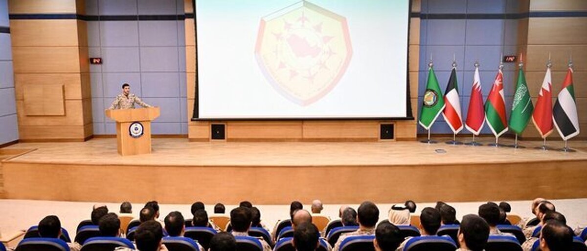 آغاز رزمایش کشورهای عرب حوزه خلیج فارس در عربستان آغاز رزمایش کشورهای عرب حوزه خلیج فارس در عربستان