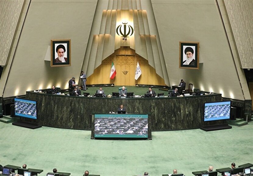 استیضاح وزرا در مجلس متوقف شد