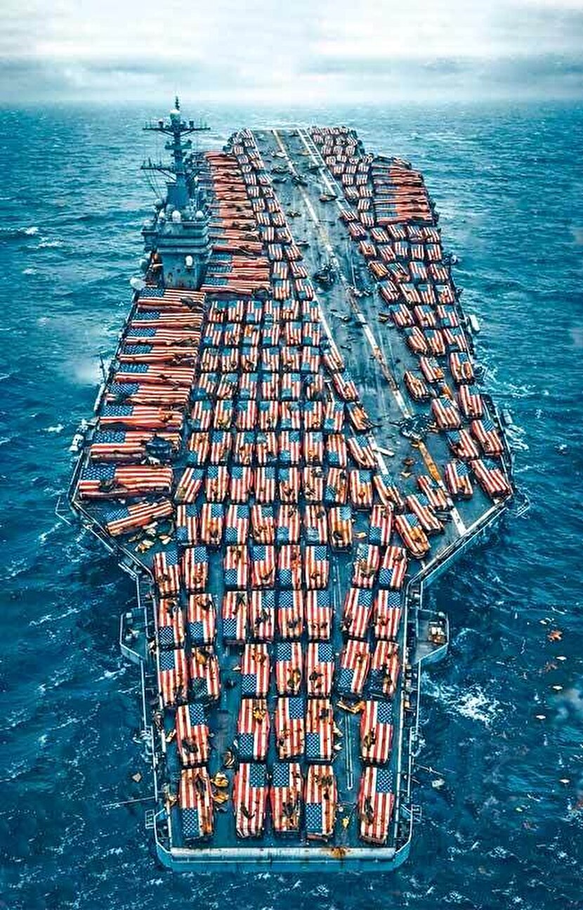 کابوس تابوت با پرچم آمریکا