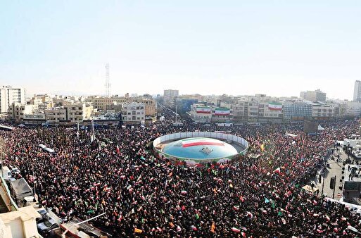 «مردم» را با «افکار عمومی» اشتباه نگیریم