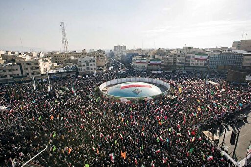 سربلند بحران‌ها