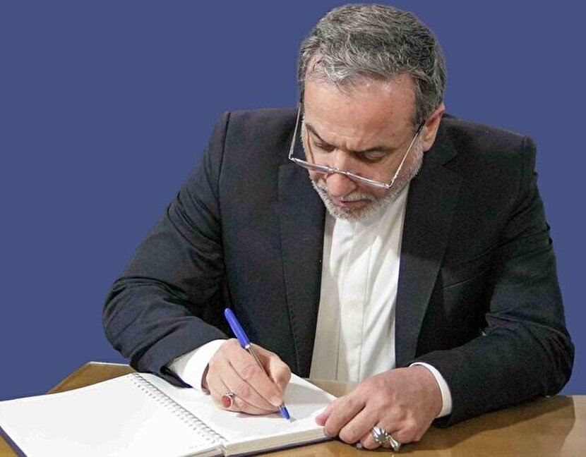 عراقچی افغانستان و پاکستان را به گفتگو و خویشتنداری دعوت کرد