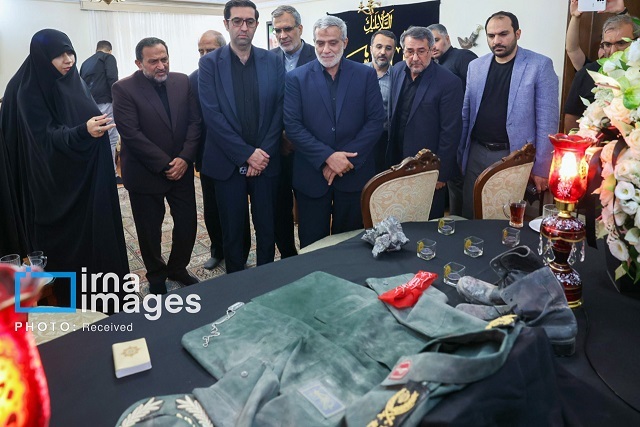 دیدار مدیران رسانه با خانواده سردار شهید «حسین سلامی» دیدار مدیران رسانه با خانواده سردار شهید «حسین سلامی»