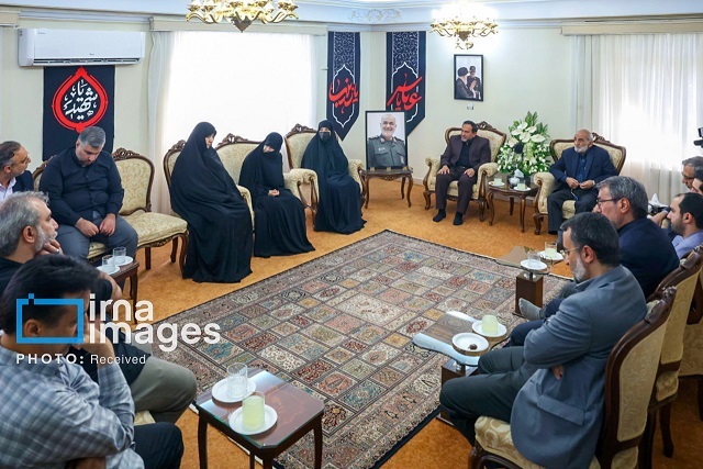 دیدار مدیران رسانه با خانواده سردار شهید «حسین سلامی» دیدار مدیران رسانه با خانواده سردار شهید «حسین سلامی»