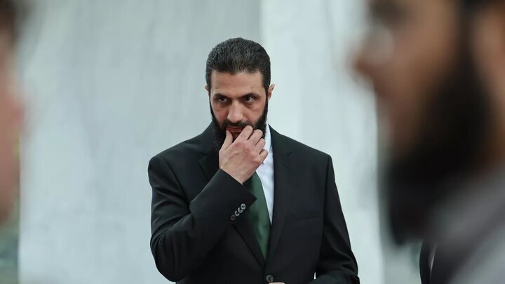 بر لبه پرتگاه