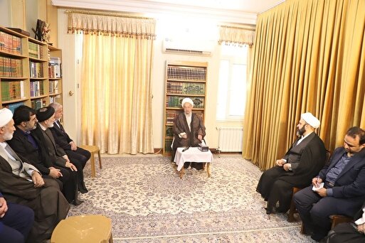 دیدار وزیر میراثفرهنگی با آیتالله مکارم شیرازی/ تاکید بر توسعه گردشگری مذهبی و صیانت از میراثفرهنگی قم