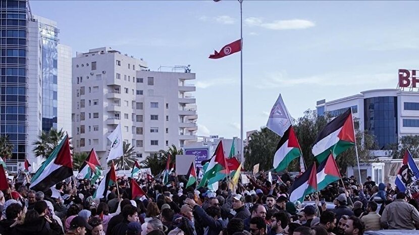 خشم تونسی‌ها از حمله رژیم اسرائیل به ناوگان «صمود»