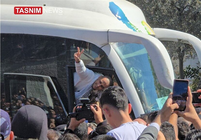 رسانه عبری: اسرای فلسطینی در حین آزادی به خاطر خوشحالی مورد ضرب و شتم قرار گرفتند