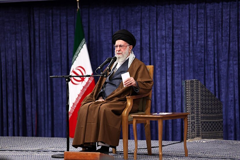 رهبر انقلاب و راه چهارم ایران