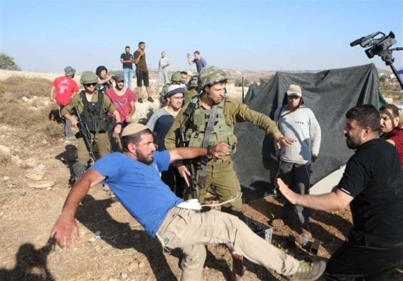 افزایش بیسابقه حملات شهرکنشینان اسرائیلی در فصل برداشت زیتون به کرانه باختری افزایش بیسابقه حملات شهرکنشینان اسرائیلی در فصل برداشت زیتون به کرانه باختری