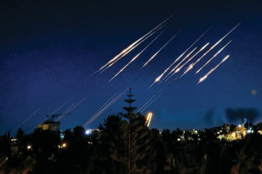 ایران با آمریکا جنگید