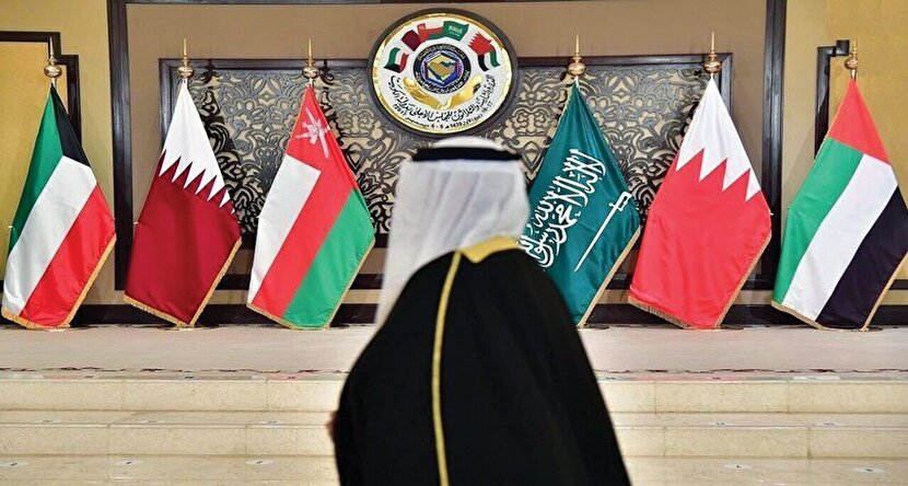 توسعه یا آرایش خلیجی؟