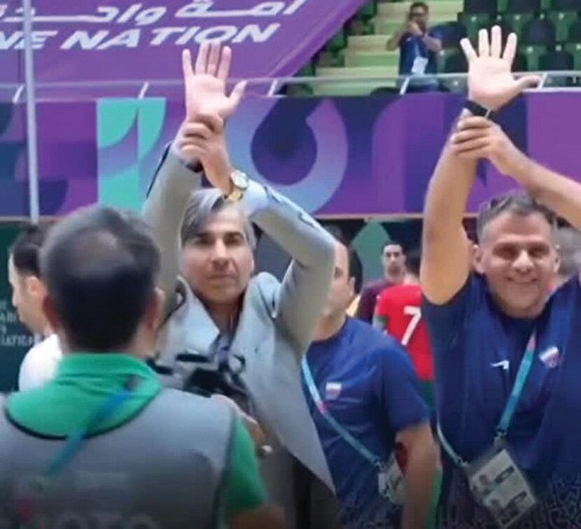 دستت رو شده‌!