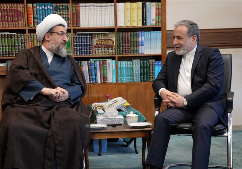 عراقچی: دیپلماتها با اتکا به نیروهای مسلح در میدانها حضور مییابند عراقچی: دیپلماتها با اتکا به نیروهای مسلح در میدانها حضور مییابند