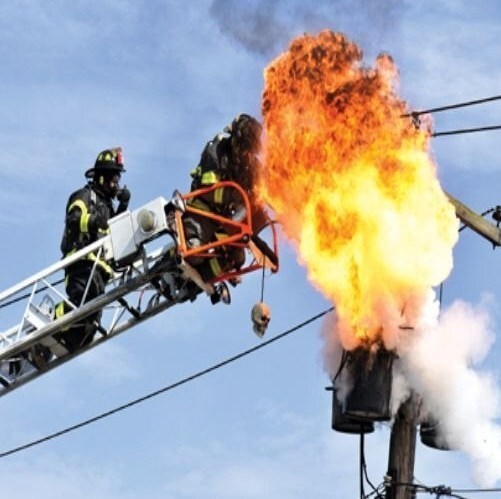 انفجار ترانسفورماتورها و خاموشی گسترده در نتانیا؛ وحشت ساکنان از شدت انفجارها