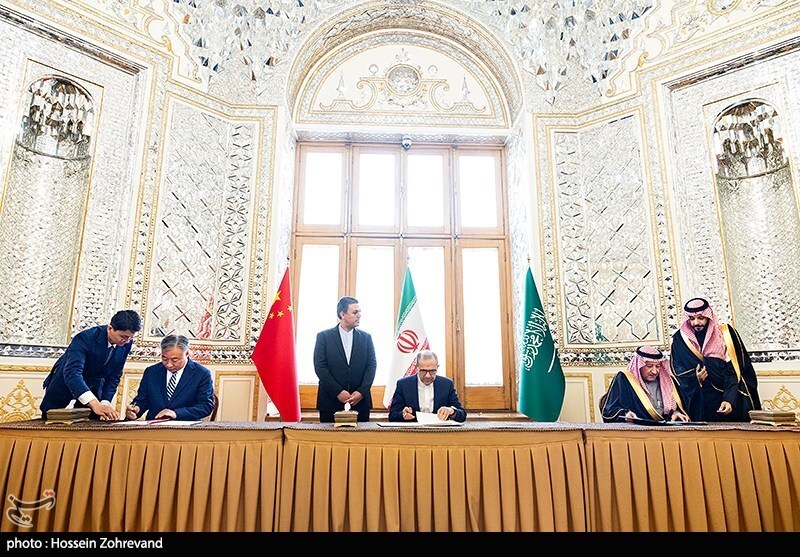 تخت روانچی: ایران، چین و عربستان در پی گسترش همکاری در زمینههای مختلف هستند تخت روانچی: ایران، چین و عربستان در پی گسترش همکاری در زمینههای مختلف هستند