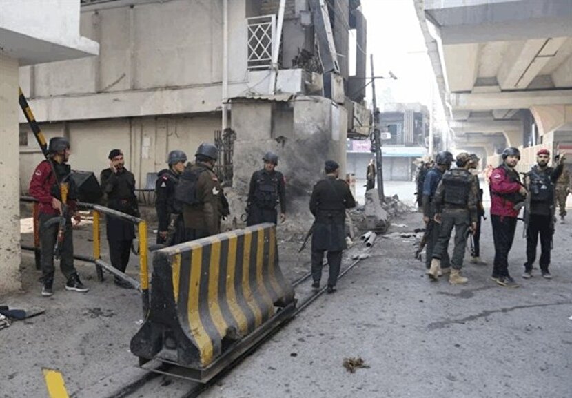 حمله انتحاری به مجتمع پلیس «پیشاور»؛ 5 نفر کشته شدند