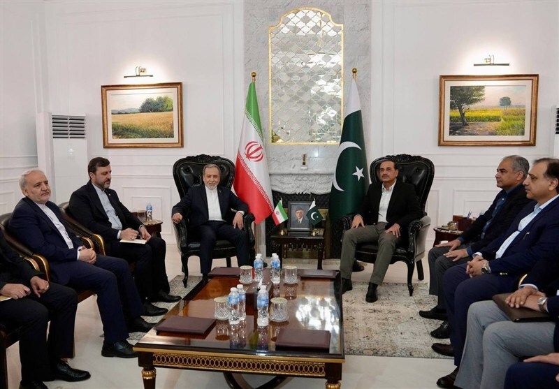 دیدار عراقچی با فرمانده ارتش پاکستان دیدار عراقچی با فرمانده ارتش پاکستان