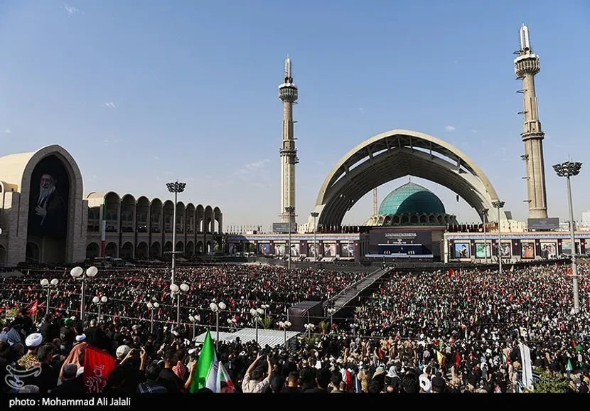 مراسم وداع با امام شهید و طنین شعار خون‌خواهی