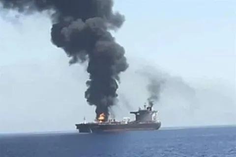 سپاه پاسداران: 3 شناور وابسته به آمریکا و 3 نفتکش هدف قرار گرفتند