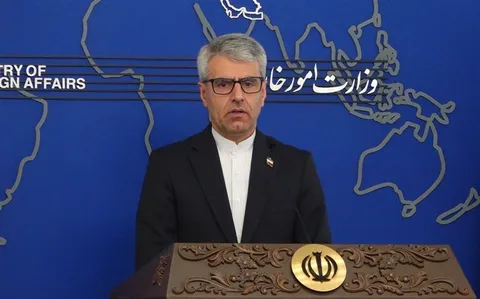 تداوم مذاکرات ایران و عمان درباره تنگه/ بقائی: تغییری در وضعیت تردد در هرمز ایجاد نشده است