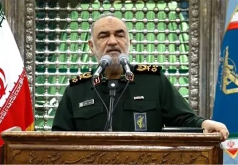 انقلاب توانسته در دور دست با مستکبران درگیر شود