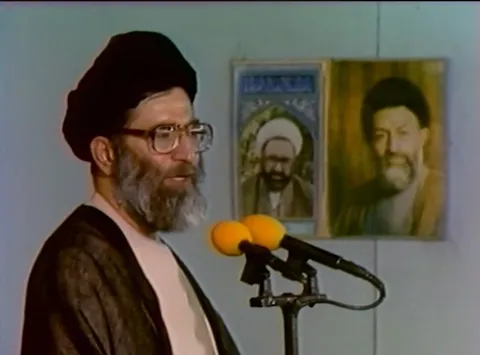 بیانات مهم آیت الله خامنه‌ای در اولین نمازجمعه بعد از پذیرش قطعنامه ۵۹۸