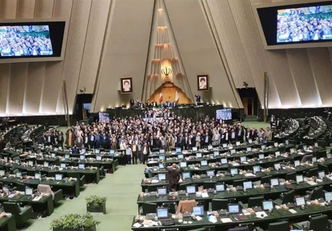 شعار «مرگ بر اسرائیل» نمایندگان در جلسه علنی مجلس