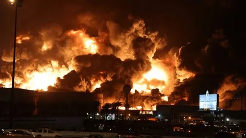 آتش‌سوزی گسترده در آرامکو عربستان/ یمن دست به کار شد