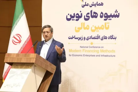 همتی: بانک مرکزی برای کنترل تورم برنامه دارد/ فعالیت اقتصادی متوقف نشده است