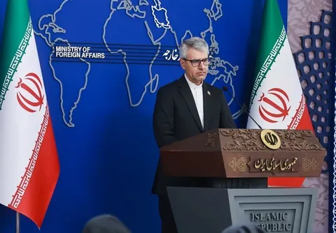 بقائی: مادامیکه آمریکا به جنگ ادامه دهد امنیت به تنگه هرمز بر نمی‌گردد